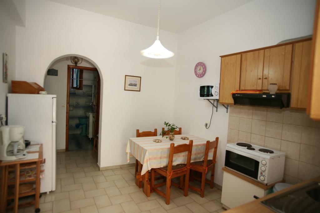 Alex-Giannis Apartments, Barbati Exterior foto